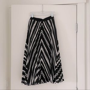 Pleated H&M Skirt